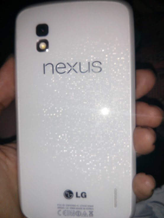 LG NExus 4 color blanco filtrado