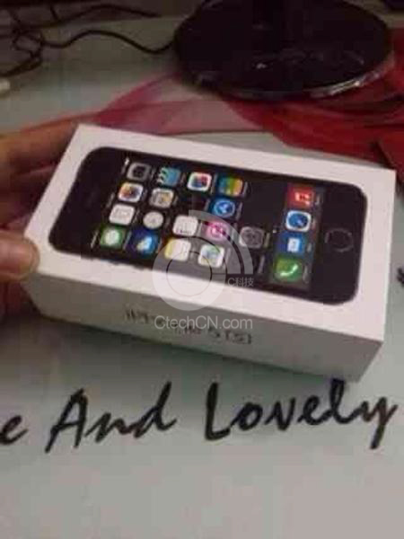 El iPhone 5S en caja
