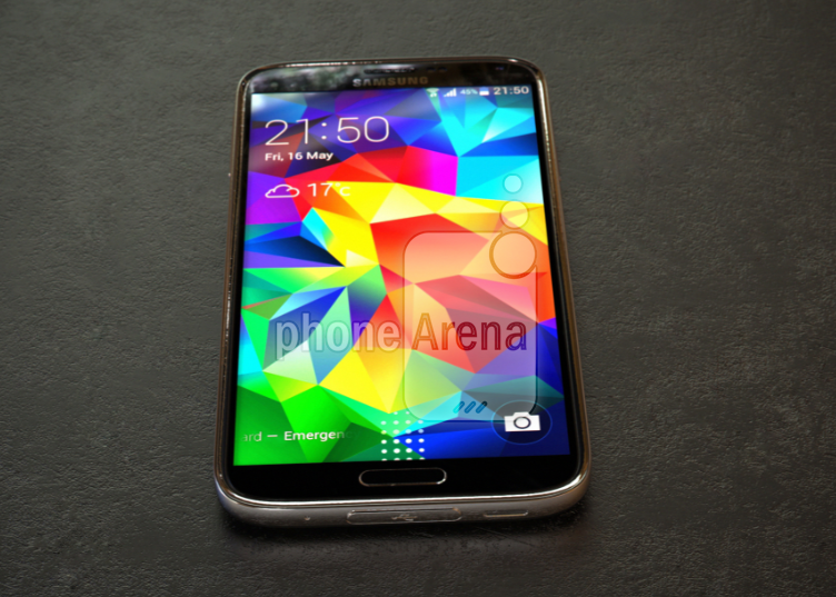 El Galaxy S5 Prime Alpha en fotos en directo pantalla acostado