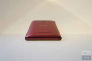 Sony Xperia ZL color Rojo debajo
