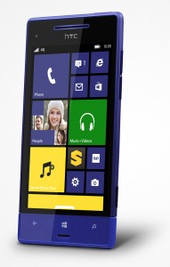 HTC 8XT con Windows Phone 8 morado