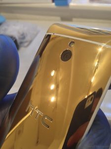 HTC One Mini de Oro 24K