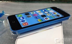 El iPhone 5C imágenes en su empaque final color azul