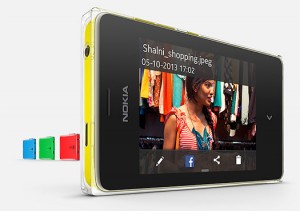 Nokia Asha 502 color amarillo frente 2