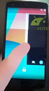 Nexus 5 con Android 4.4 KitKat Lock Screen 2