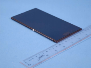 Xperia Z Ultra SGP412 FCC de lado con regla arriba