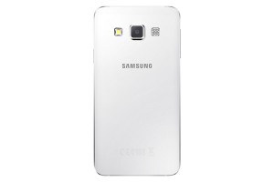 Samsung Galaxy A3 color blanco posterior cámara