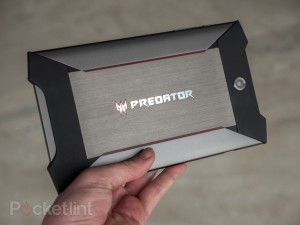 Acer Predator 8 posterior