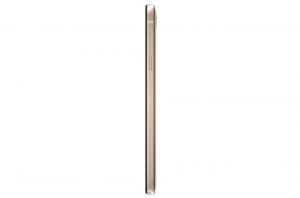 LG Q6 lateral derecho