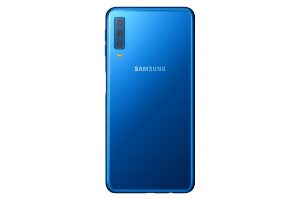 Samsung Galaxy A7 triple cámara trasera