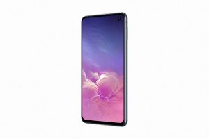 Samsung Galaxy S10e color negro pantalla completa